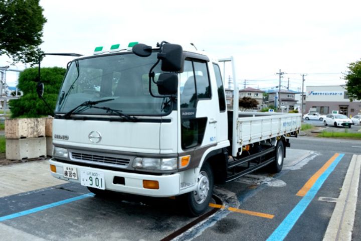 中型自動車